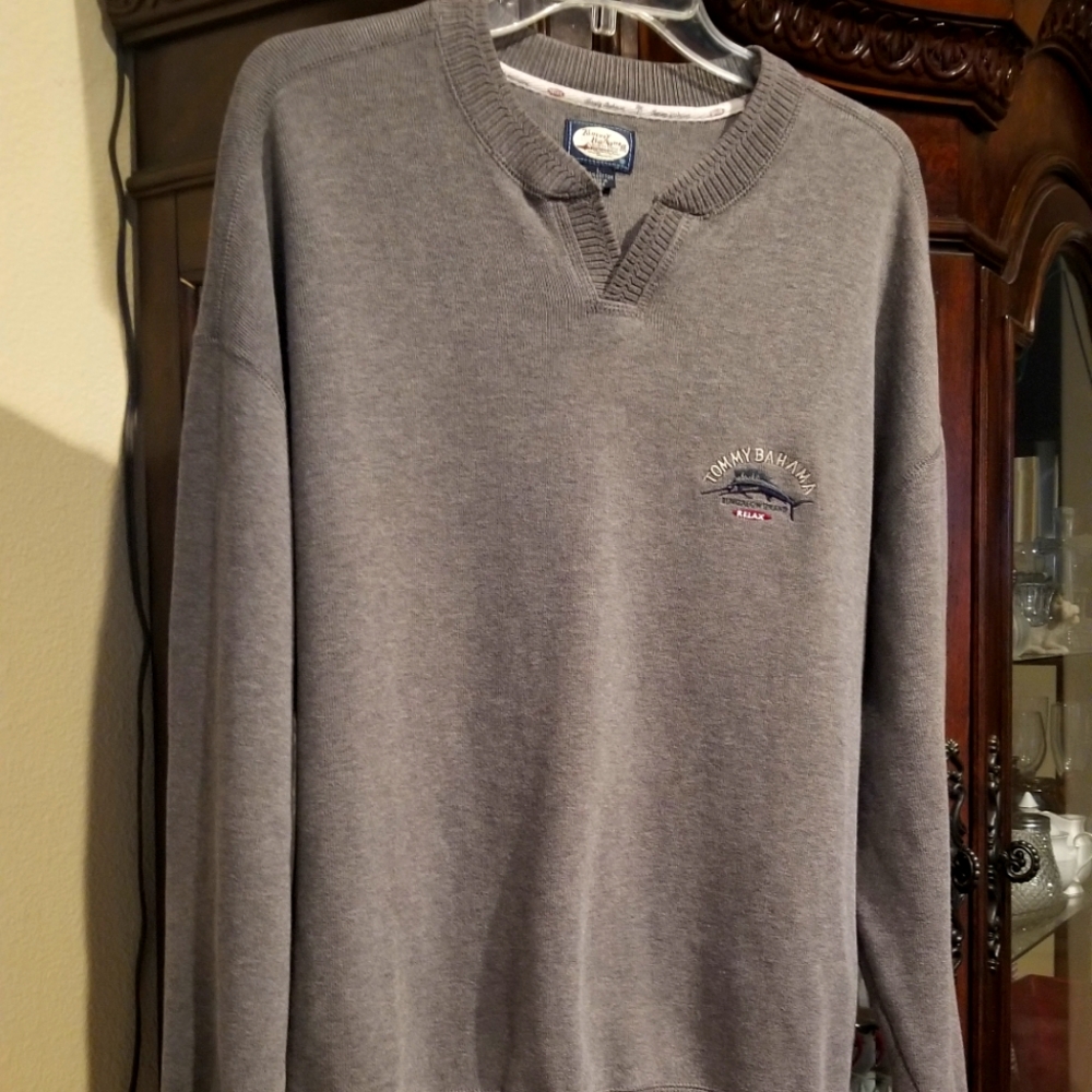 TOMMY BAHAMA in men's sweater